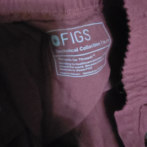 Figs Men's Burgundy Cargo Pants - Picture 4 of 4